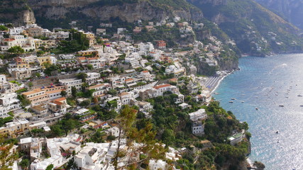 Blick auf Positano an der Amalfiküste