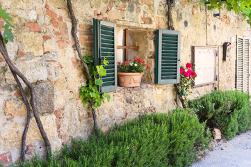 Fototapeta na wymiar Traveling around Tuscany and Italian medieval towns, Monteriggioni Siena