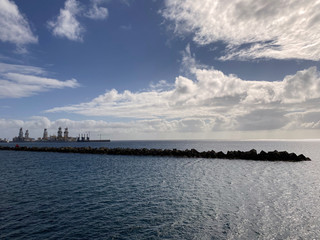 Fototapeta na wymiar Vista del Puerto de Las Palmas de Gran Canaria, España