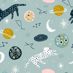 Nahtloses kindisches Muster mit Gepard im Kosmos. Kreative Kinder abstrakte Raumtextur für Stoff, Verpackung, Textilien, Tapeten, Bekleidung. Vektor-Illustration