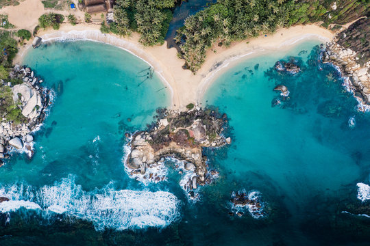 aerial view of Tayrona national park /Vista aerea del paque Nacional Tayrona
