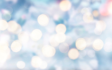 Fototapeta premium Wiosna bokeh jasnym tle. Świecące tło wakacje. Niewyraźne tło