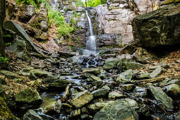 Obraz premium Starohutsky waterfall, Slovakia, seasonal natural scene