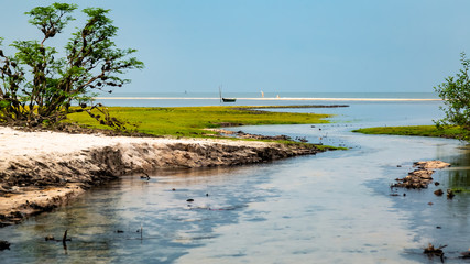 Baixa da região inundada pelas águas do rio Tapajós, em Pindobal, estado do Pará, Brasil.