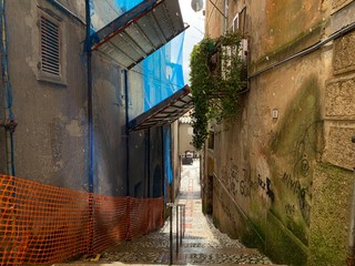 narrow street in venice