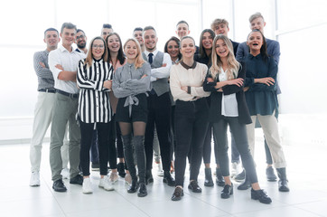 Obraz premium group of diverse young people standing in the office