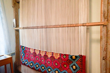 loom, antique carpet weaving machine