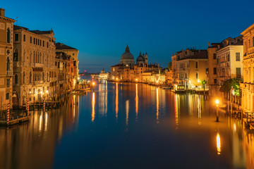 Obraz premium ベネチア本島の夜景