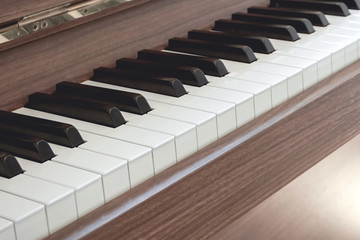 Upright piano keyboard　アップライトピアノの鍵盤