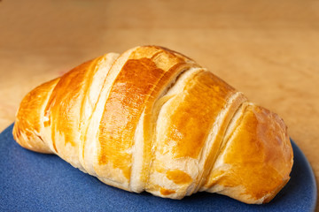 DELICIOUS HAM AND CHEESE CROISSANT