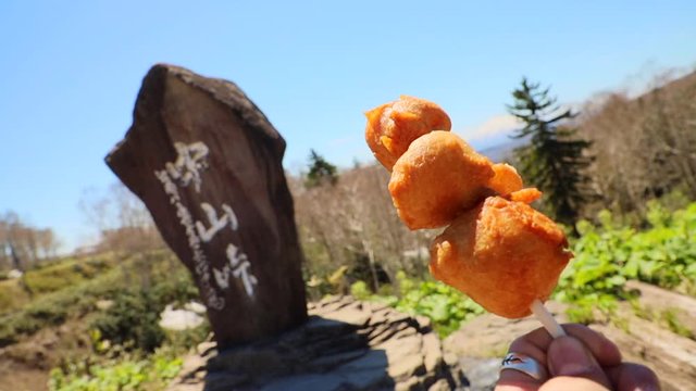 中山峠記念碑とあげいも3