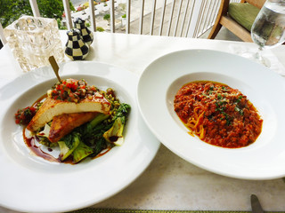 ハワイ、ホノルルのレストランの料理