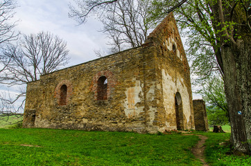 Ruiny cerkwi w miejscowości Krywe Bieszczady  - obrazy, fototapety, plakaty