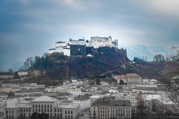 Fototapeta na wymiar Salzburger Festung mit Altstadt