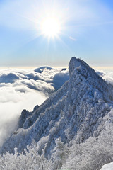 厳冬期に西日本最高峰の百名山石鎚山1982ｍを撮影した。氷点下17℃だった。