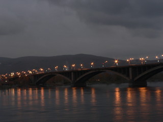 Plakat bridge over the river