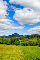 Paysage des monts d'Auvergne au printemps autour d'Yssingeaux en Haute-Loire