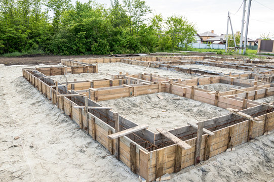 Wooden formwork for the construction of the cottage.