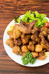 からあげ　手羽先　盛り合わせ　イメージ