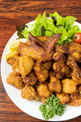 からあげ　手羽先　盛り合わせ　イメージ