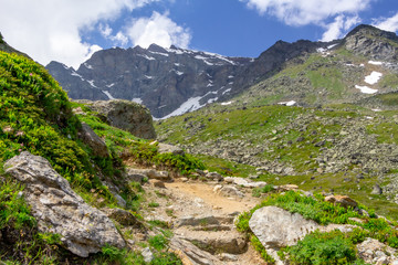 Trekking verso il Rifugio degli Angeli.