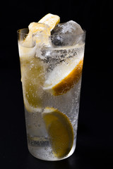 炭酸のきいたハイボールやレモンサワー冷えてます
