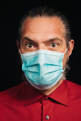 Portrait mit Gesichtsmaske 