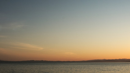 夕日の海