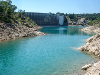 Lac de Barrage de Bimont proche d'Aix-En-Provence