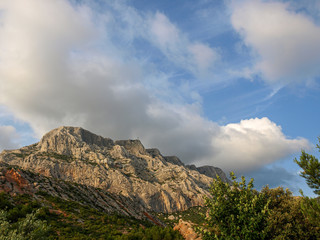 Montagne Sainte Victoire à Aix en Provence, France 
