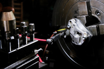 Obraz premium Setting up the metal industry center in the metal machining center