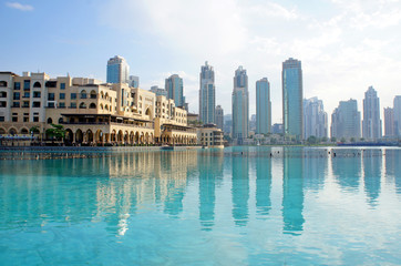 Fototapeta na wymiar Downtown in Dubai - Souq al Bahar - Dubai Mall