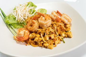 pad thai, Thai fried noodle with big shrimp
