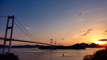 しまなみ海道, 橋, 夕焼け, 海, 水, 空, 太陽, 風景, 海