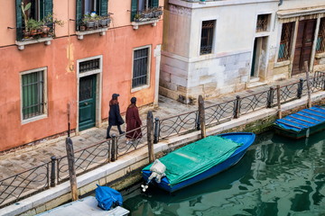 Fototapeta na wymiar venedig, italien - uferweg am rio marin