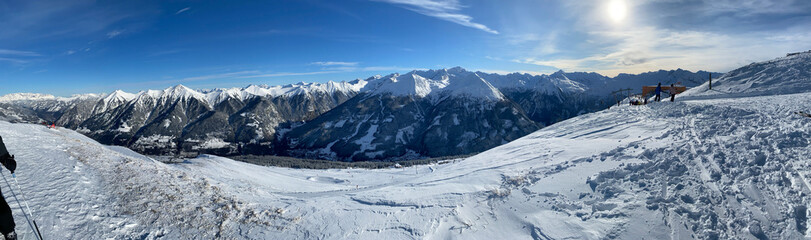 Fototapeta premium Aussicht über Bad Gastein