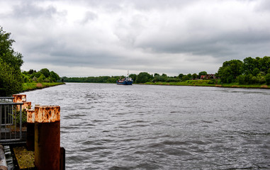 Nord-Ostsee-Kanal (NOK), auch Kiel Canal, bei Rendsburg, Schleswig-Holstein, Deutschland