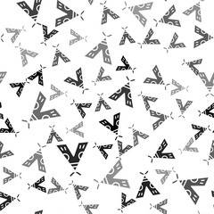 Naklejka premium Black Traditional indian teepee or wigwam icon isolated seamless pattern on white background. Indian tent. Vector Illustration.
