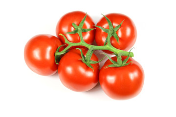 tomate en grappe sur un fond blanc