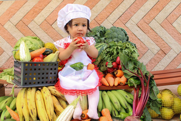 bebe con verduras