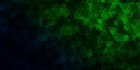 Obraz premium Dark Green vector template with lines, triangles.
