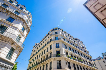 Fototapeta na wymiar Immeubles anciens dans les rues de Lyon