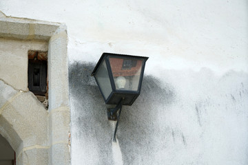 Old lamps along the way, which are still in operation today