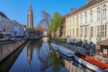 canal in bruges