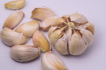 garlic and cloves