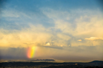 Obraz premium Rainbow over coast