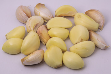 pistachio nuts in a bowl