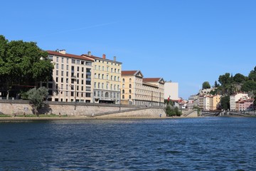 Le quai Saint Vincent à Lyon au bord de la rivière Saône - Ville de Lyon - Département du...