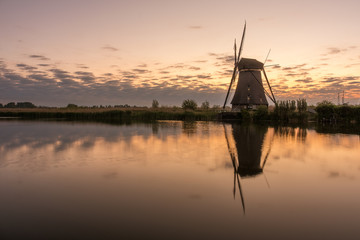 Discover the splendid windmills of Kinderdijk to see how the Dutch have been controlling the waters for over 1000 years. It’s a unique spectacle!