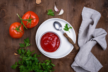 Fresh homemade tomato sauce with garlic